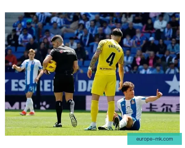 布莱斯维特夺西乙金靴后宣布与球队解约引发转会风波