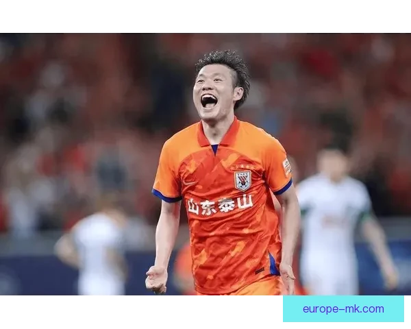 李源一在国足比赛中因严重犯规染红被罚下 赛后引发热议